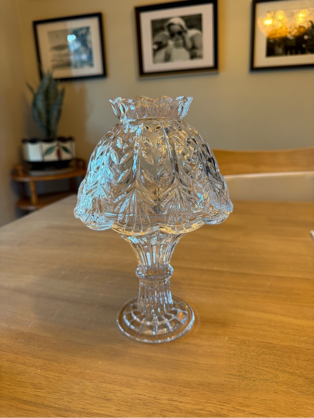 Fifth Avenue Crystal Fairy Lamp in the Portico Pattern